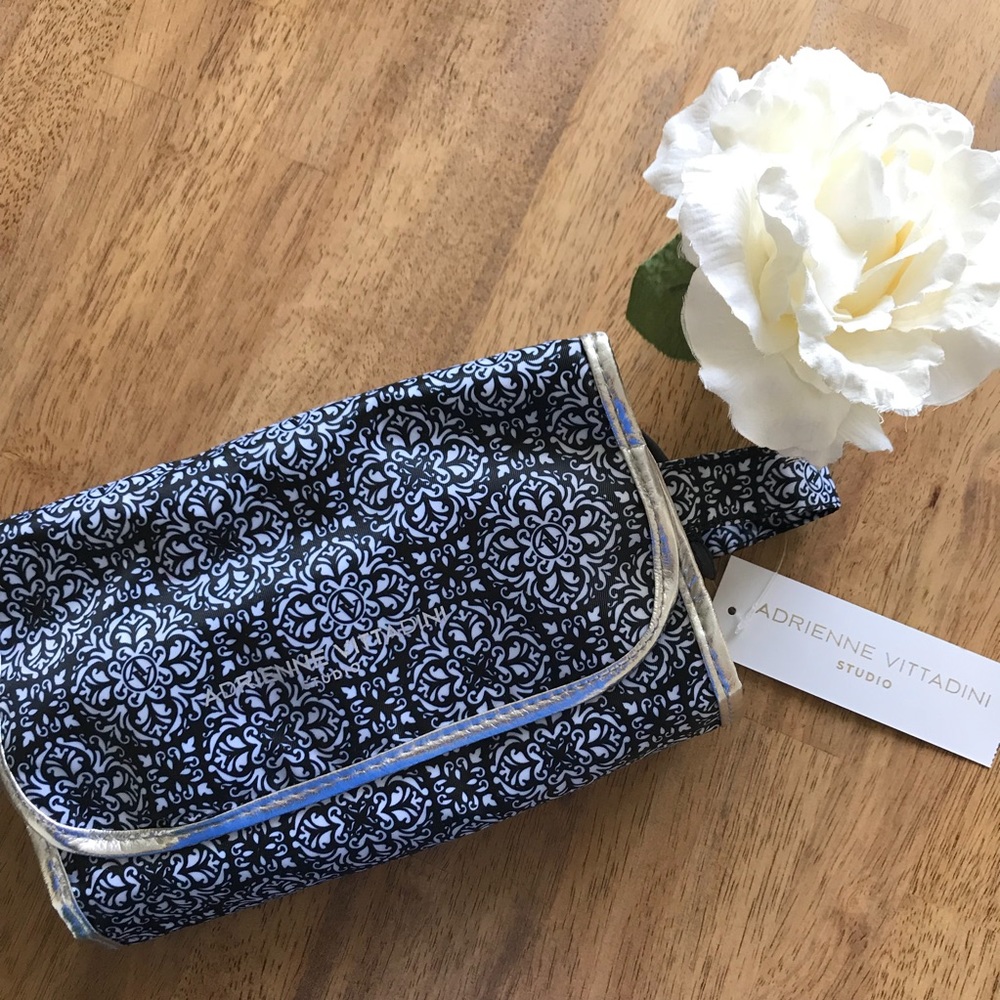 Adrienne Vittadini Makeup Bag